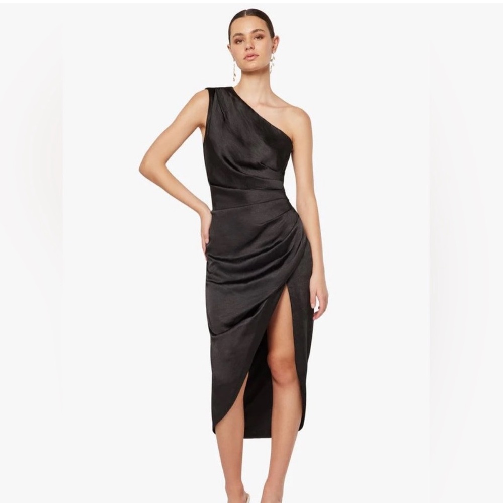 Elliatt Cassini Dress 🖤